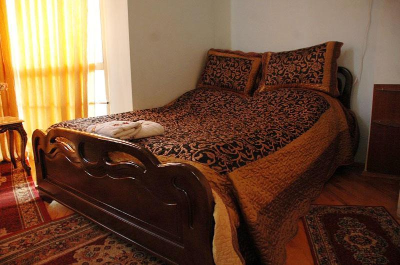 Edemi Hotel Kutaisi Ngoại thất bức ảnh