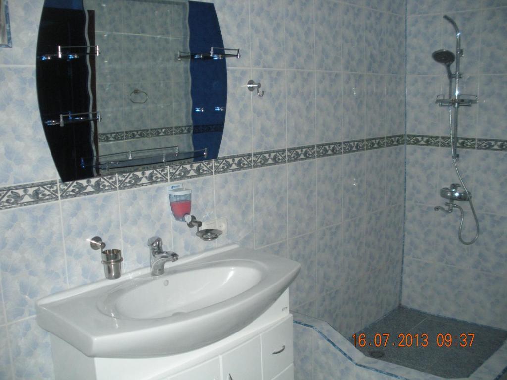 Edemi Hotel Kutaisi Phòng bức ảnh