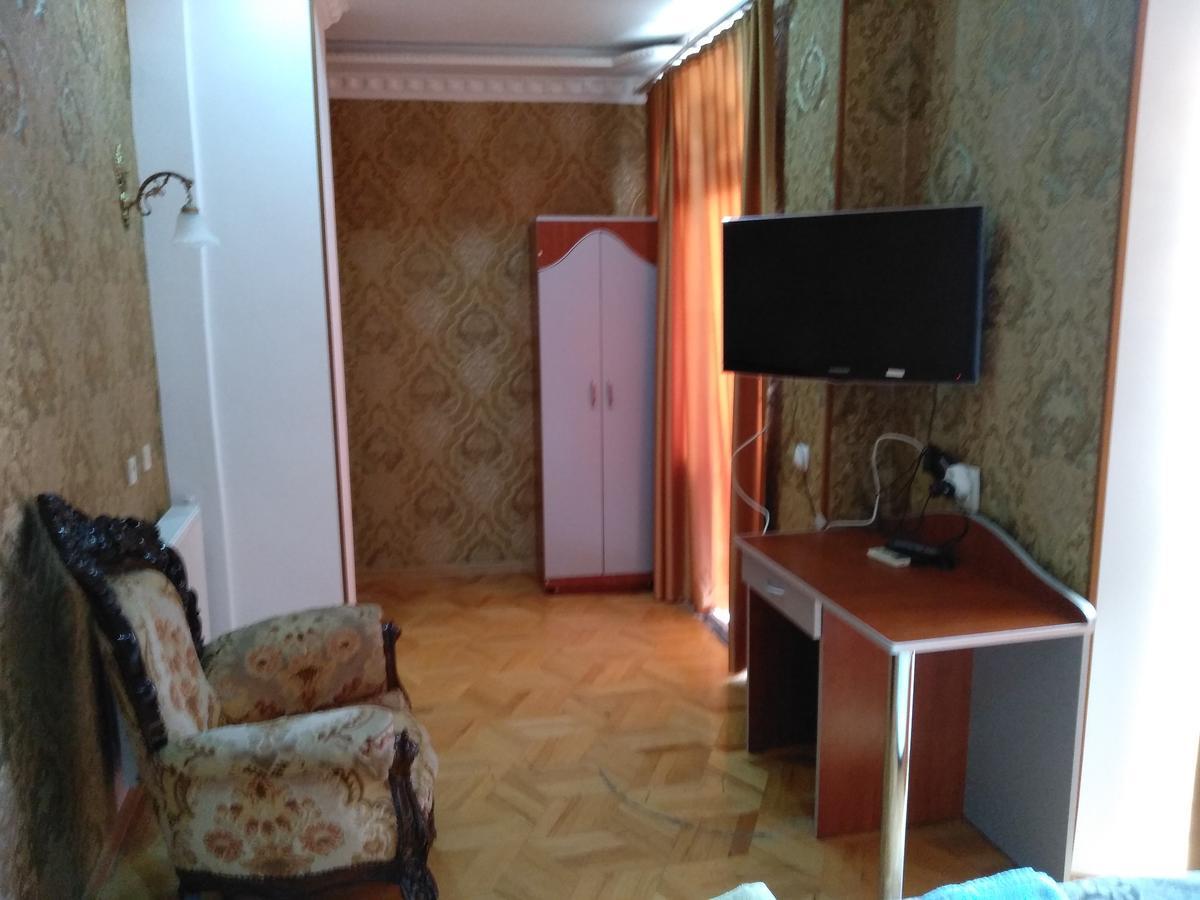 Edemi Hotel Kutaisi Ngoại thất bức ảnh