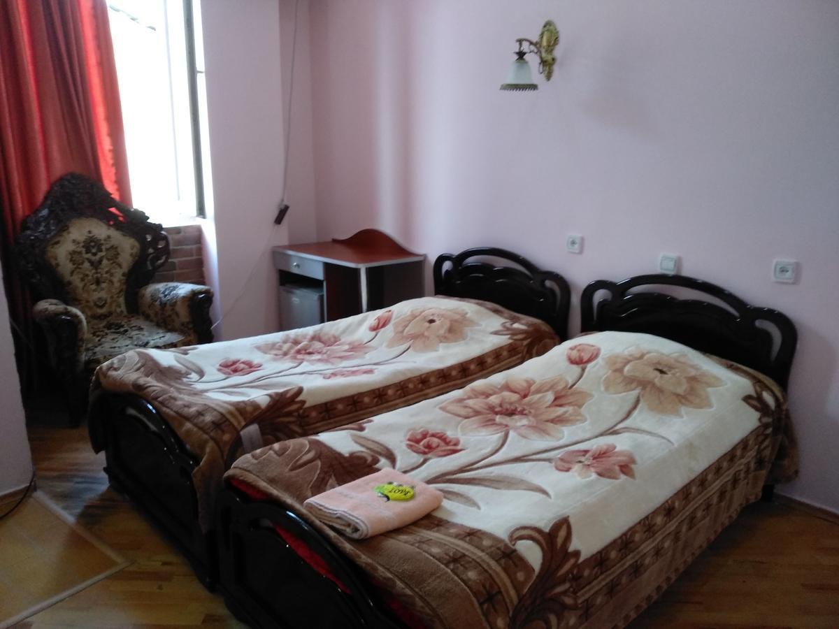 Edemi Hotel Kutaisi Ngoại thất bức ảnh